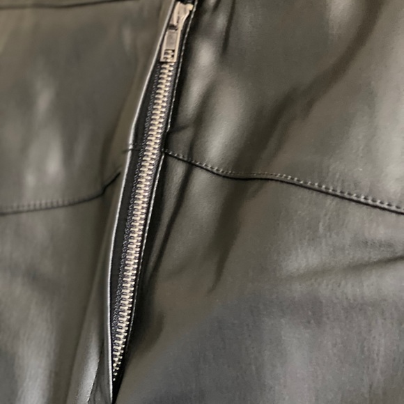 SEEK THE LABEL FAUX LEATHER & SUEDE MINI SKIRT - Picture 6 of 7